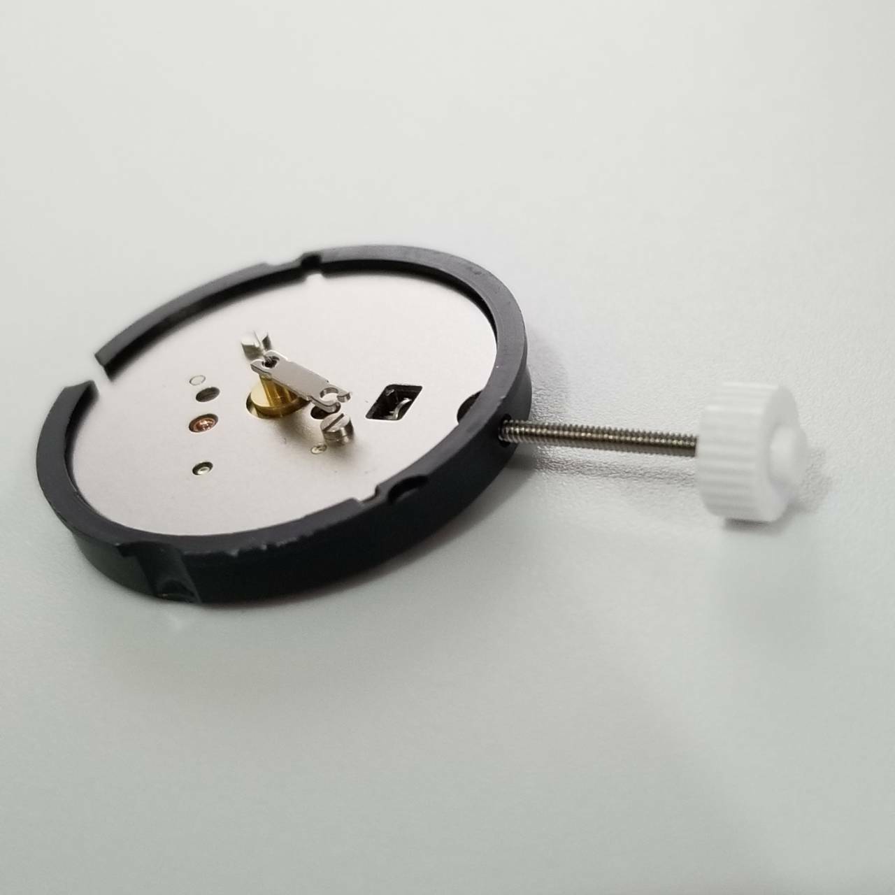 Movimiento de Cuarzo Ronda 583 - Jewels In Quartz Watches reseña y precio